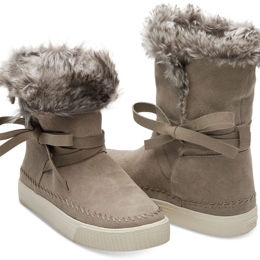 NWOT TOMS size 10 Suede Vista Waterproof Faux Fur Womens boots; taupe beige